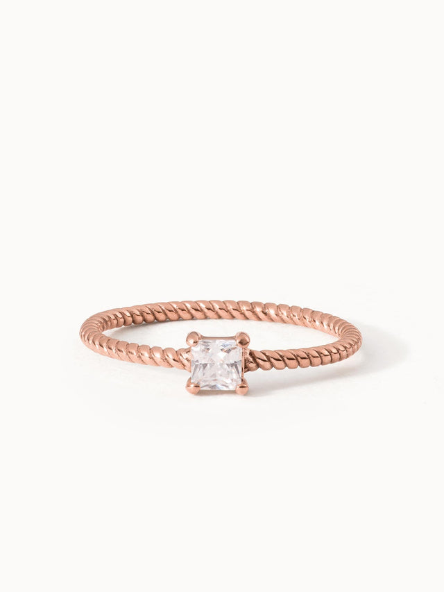 Precious Fine Ring von PURELEI, filigran gedrehtes Roségold mit weißem Zirkonia, elegant und feminin.