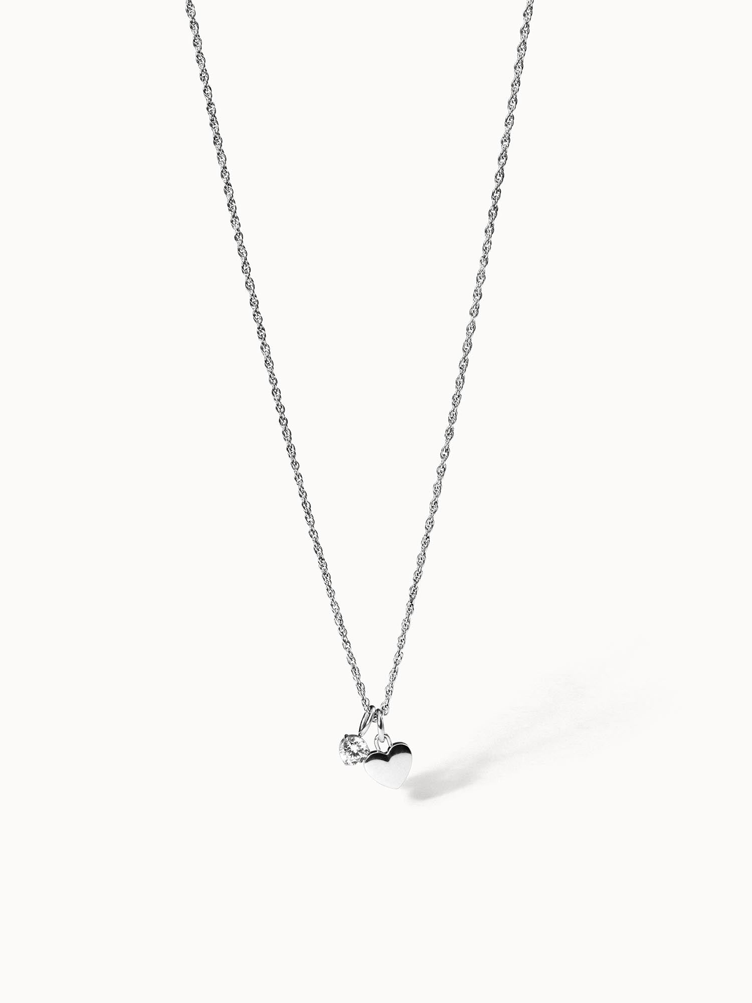 Purelei Brave Kette in silber mit filigranem Herz- und Zirkonia-Anhänger, elegant und zeitlos gestaltet.