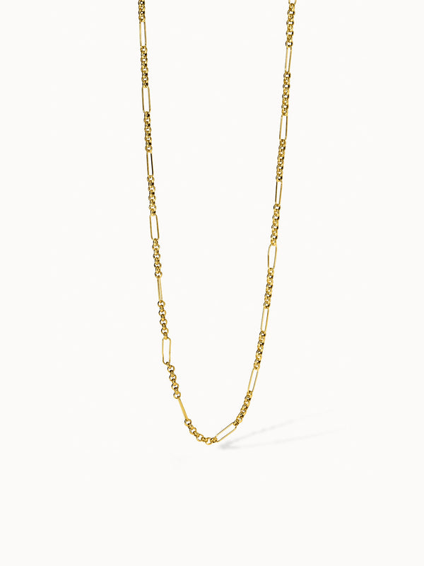 Goldene Kette mit rechteckigen Gliedern, elegant und modern – PURELEI.