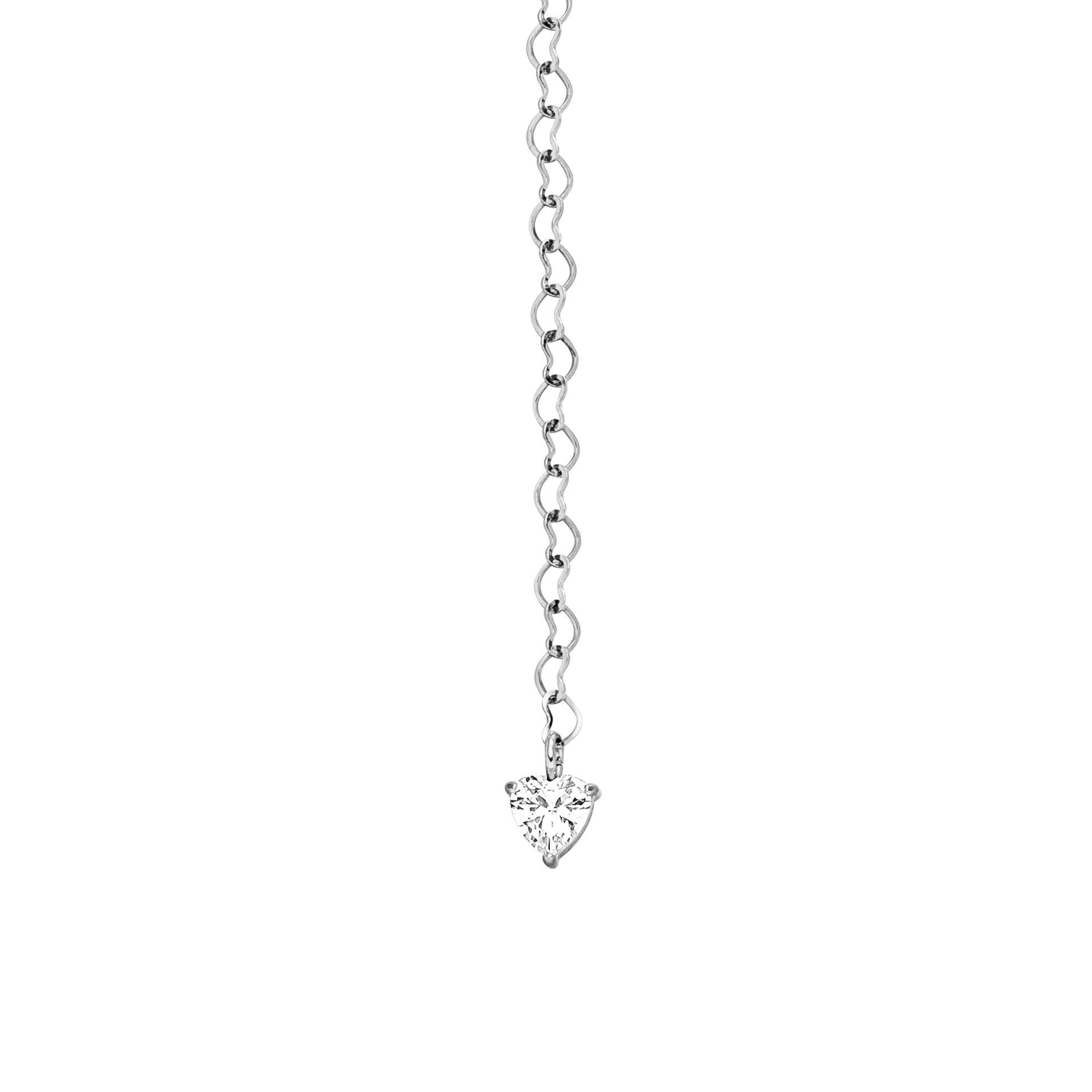 Silberne Kette mit herzförmigem Anhänger, PURELEI, elegant und feminin.