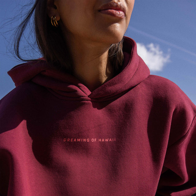 Locker sitzender Endless Summer Hoodie in Weinrot aus Baumwollmix mit warmem Island-Spirit von PURELEI.