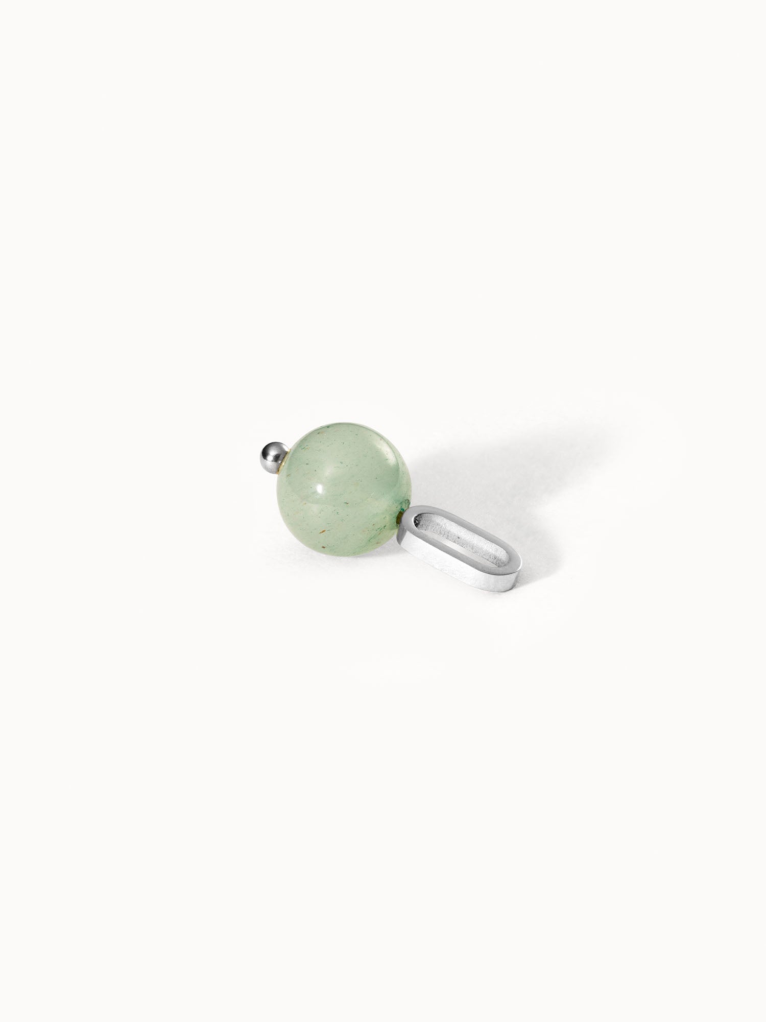 PURELEI Aventurine Charm mit echtem grünen Aventurin und nickelfreiem, silbernem Edelstahl in klarer, eleganter Ästhetik