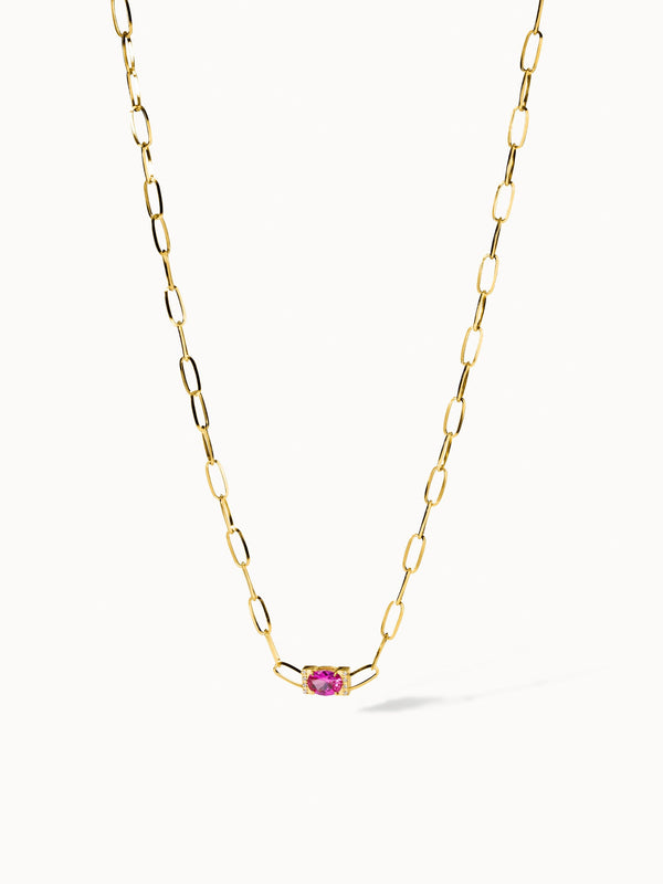 Goldene Kette mit pinkem Stein, elegant und modern, von PURELEI.