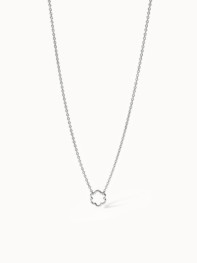 PURELEI Bloom Kette in Silber mit filigranem Blütenanhänger, elegant und nickelfrei für jeden Tag.