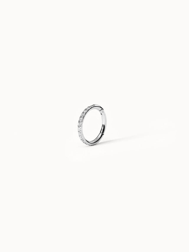 Silberner Ring mit funkelnden Zirkonia von PURELEI, elegant und modern.