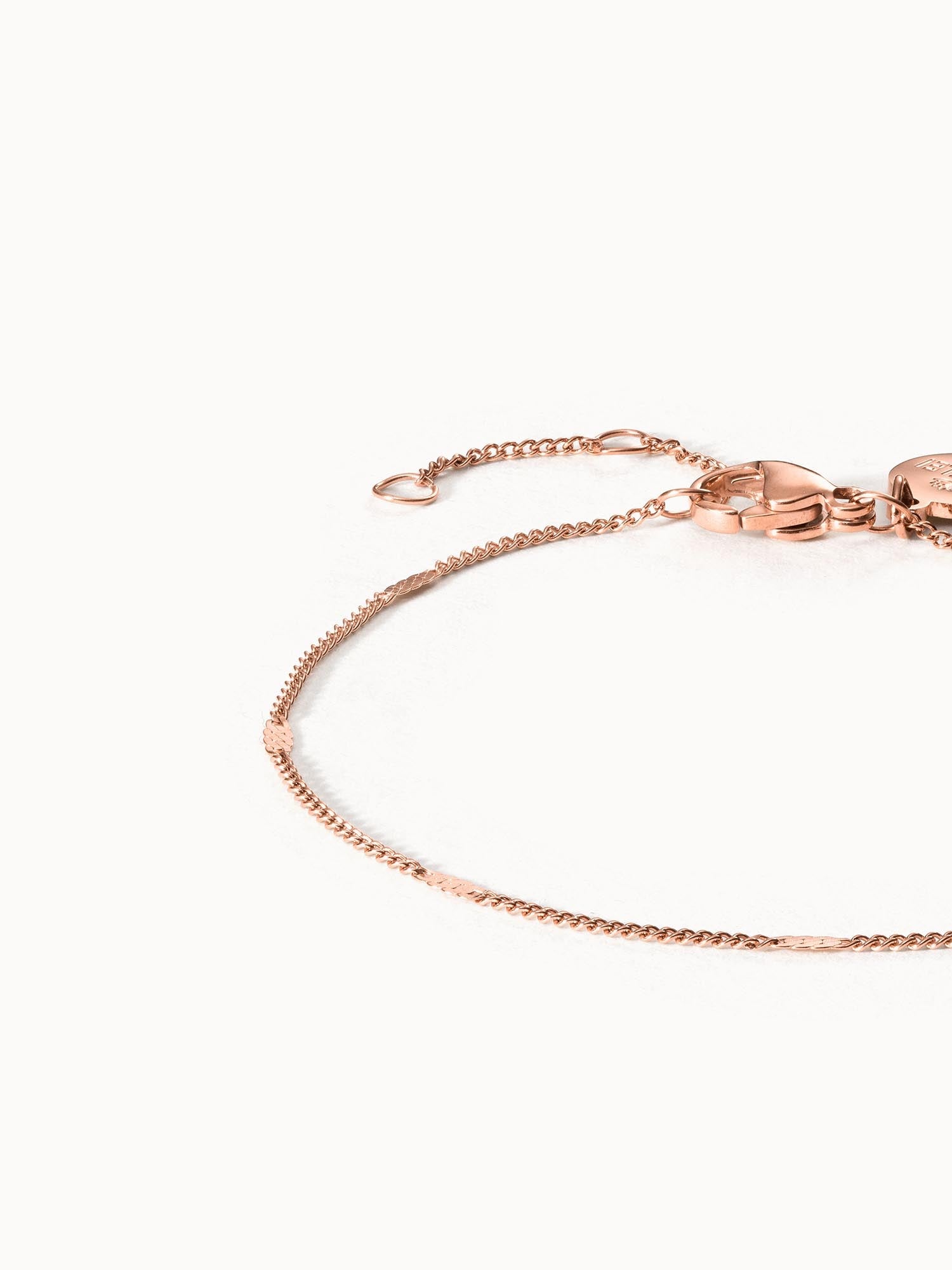 Surprise Box Medium Armband in 18K Roségold Edelstahl, feines Design, elegant, PURELEI feminine Leichtigkeit.