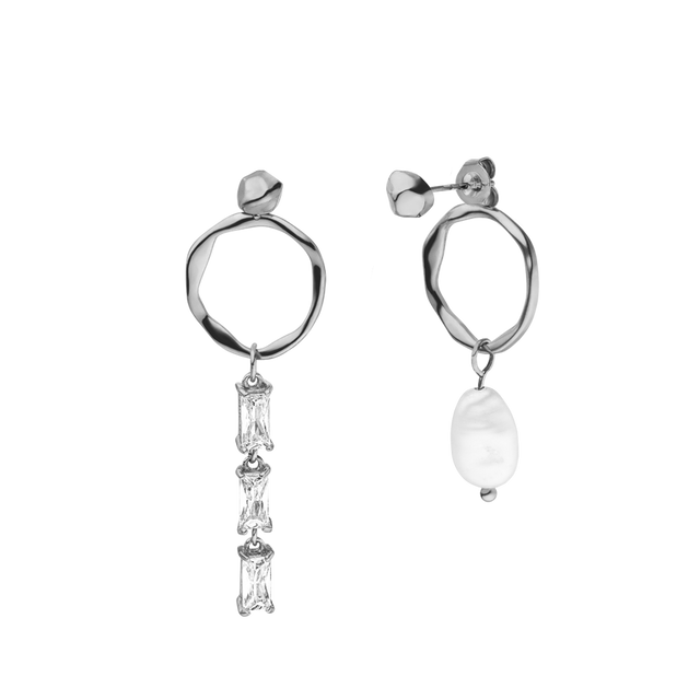 Elua Ohrringe aus nickelfreiem Silber mit Zirkonia und schimmernder Perle, elegant und organisch von PURELEI.