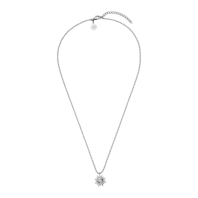 Silberne Kette mit Sonnenanhänger, elegant und modern, von PURELEI.