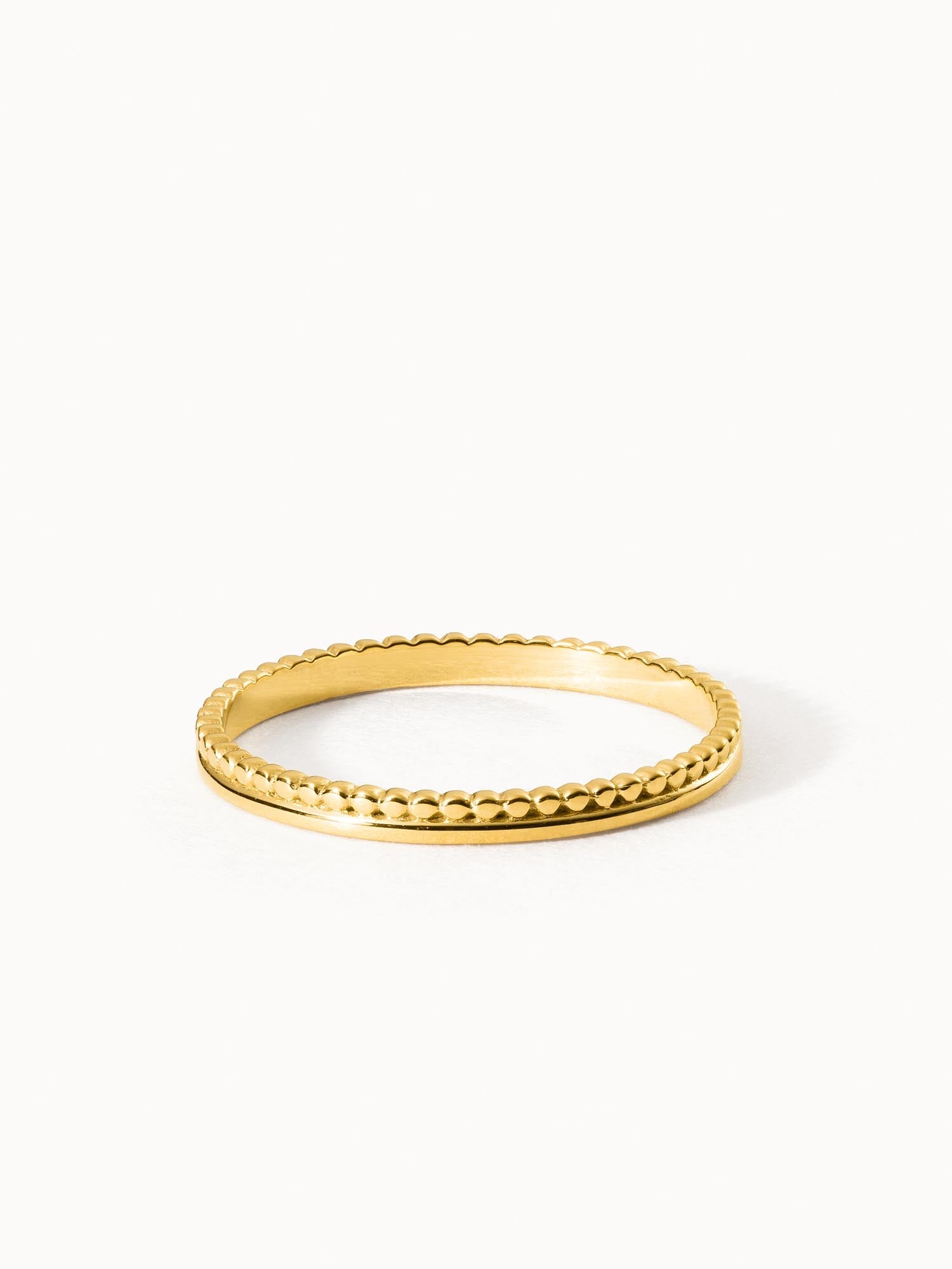 Malihini Coin Ring von PURELEI, feiner 18K vergoldeter Edelstahlring mit orientalischer Prägung, zeitlos elegant.
