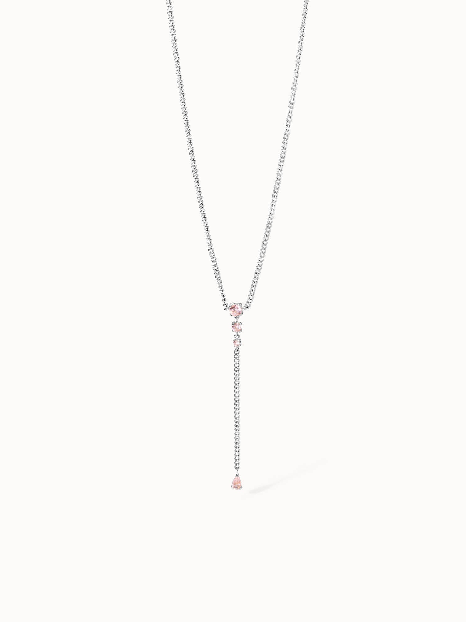Silberne Kette mit rosa Steinen, elegant und feminin, von PURELEI.