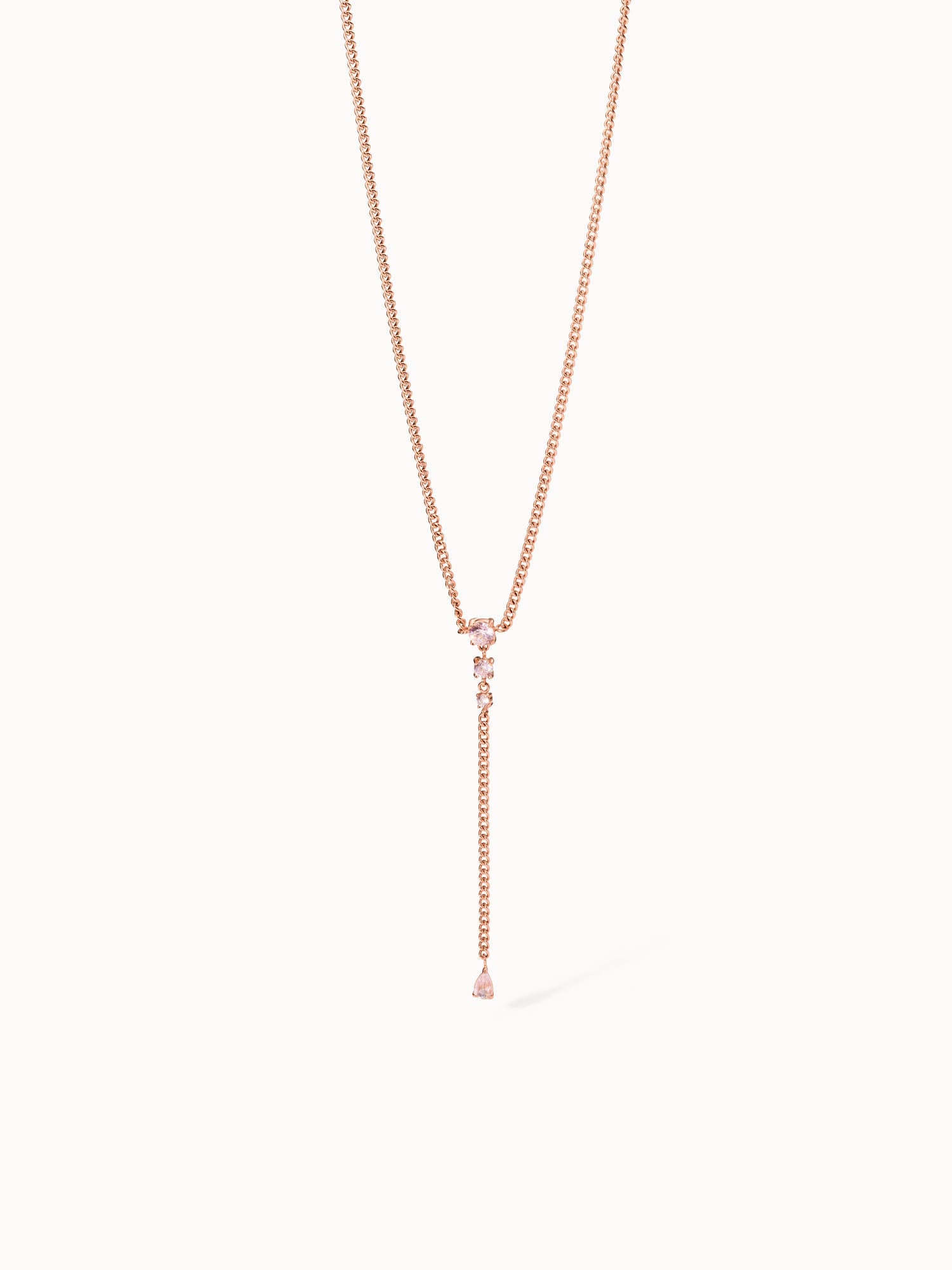 Roségoldene Kette mit zartem Anhänger, PURELEI, elegant und feminin.