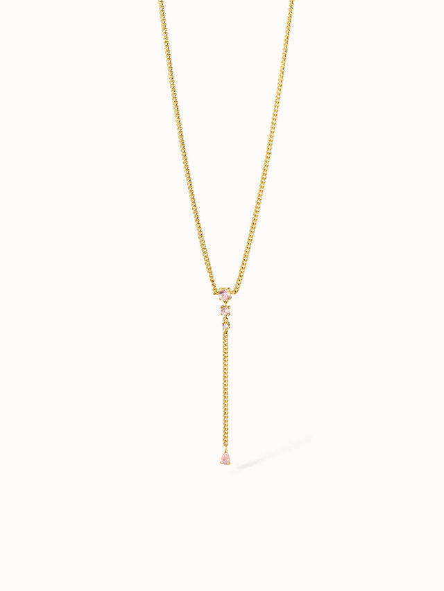 Goldene Kette mit pinken Anhängern, elegant und feminin, von PURELEI.