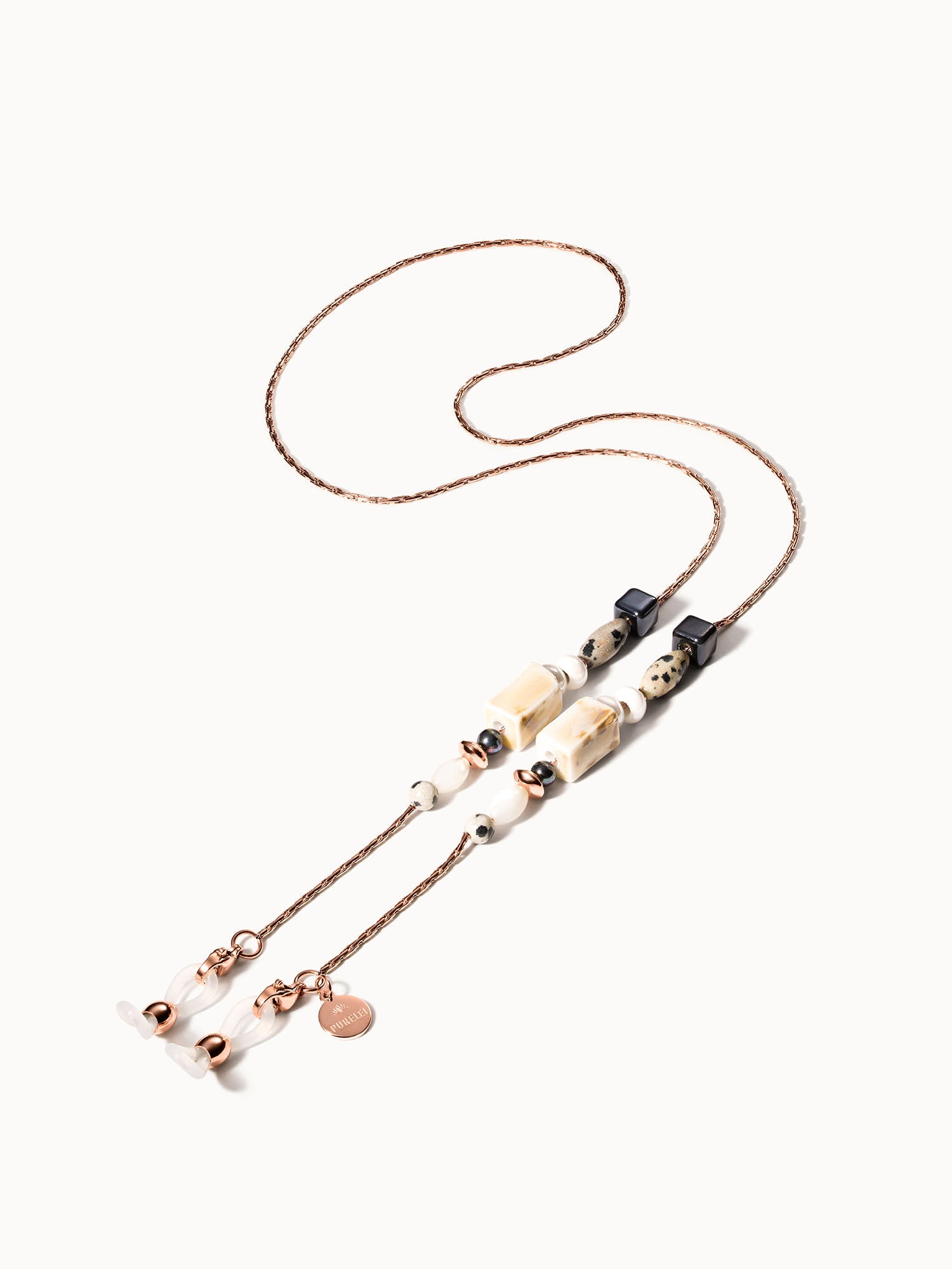 Oceanbreeze Brillenkette aus 18K rosévergoldetem Edelstahl mit Dalmatinersteinen, Muschelperlen – stylisch & feminin von PURELEI