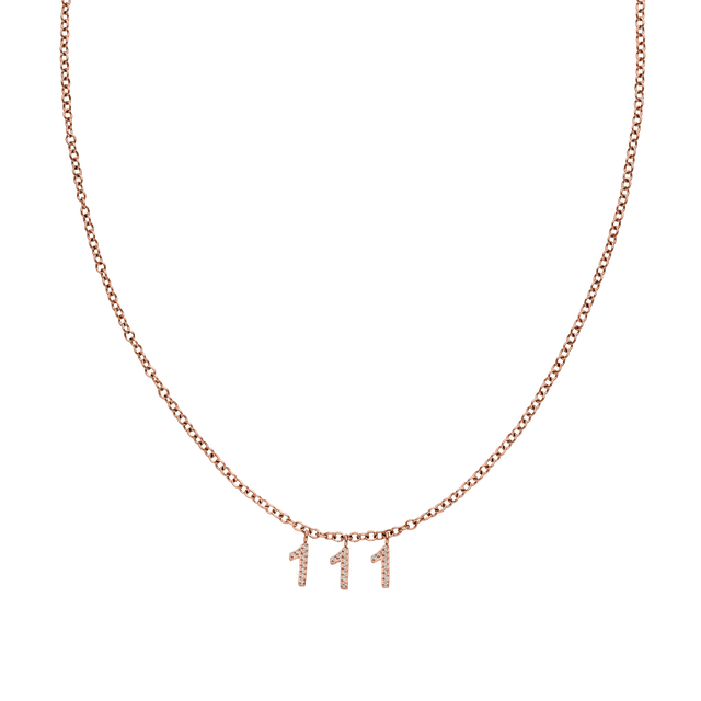 Roségoldene 111 Kette mit Zirkonia-Zahlenanhängern in Ankerkette, nickelfrei, elegant und inspirierend.