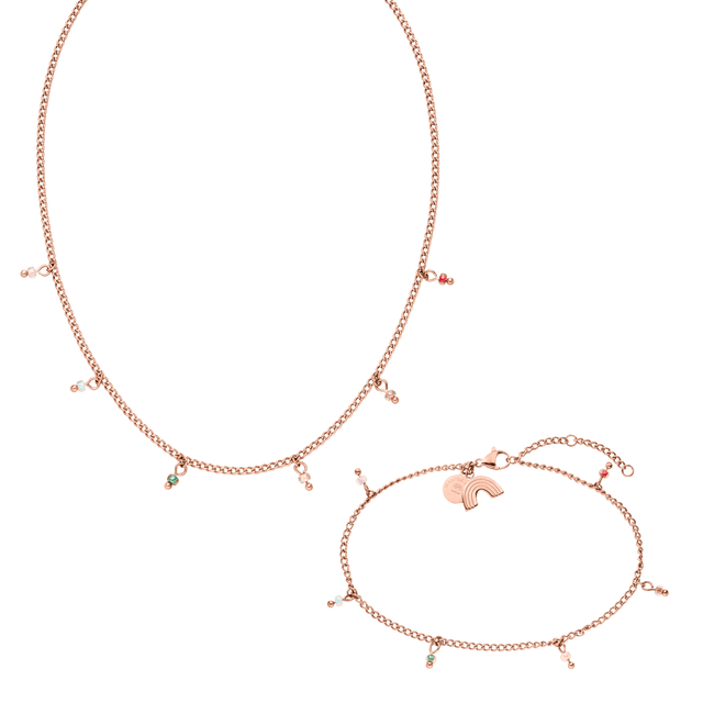 Roségoldene Kette und Armband mit bunten Anhängern von PURELEI, elegant und verspielt.