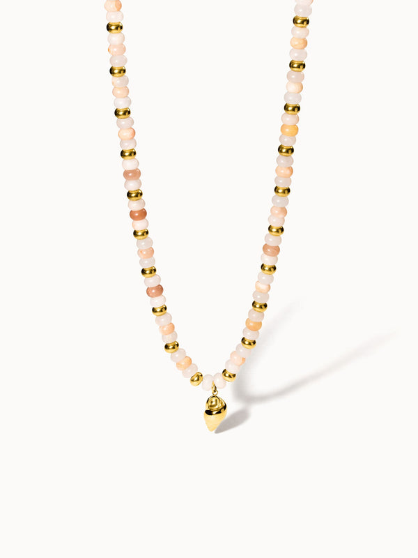 {"color":"Gold", "type":"lead_image"}