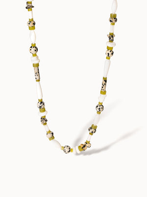 {"color":"Gold", "type":"lead_image"}