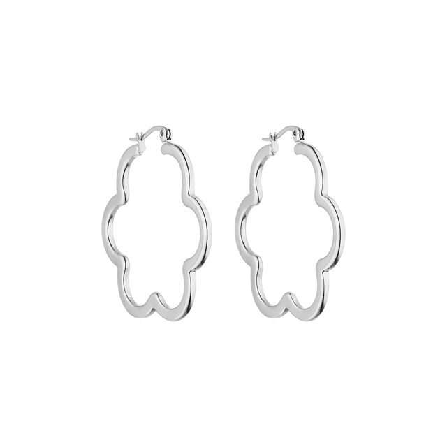 PURELEI Bloom Ohrringe in silberner Blütenform, nickelfrei und elegant mit island-spirit Ästhetik.