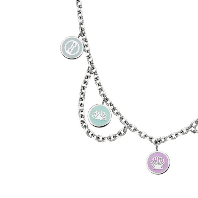 Silberne Kette mit bunten Anhängern von PURELEI, inspiriert von der Natur.