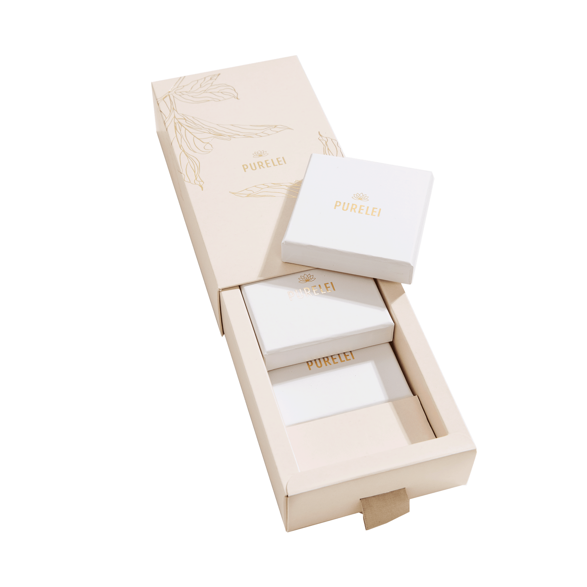 Elegante PURELEI Schmuckverpackung in sanften Cremetönen mit goldener Prägung.