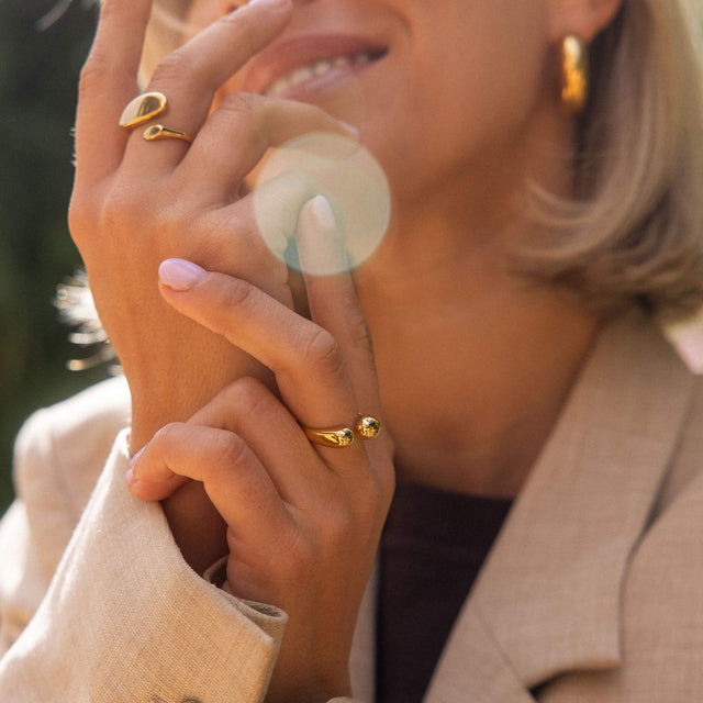 Roségoldene Ringe von PURELEI, elegant und modern, in warmem Licht gehalten.